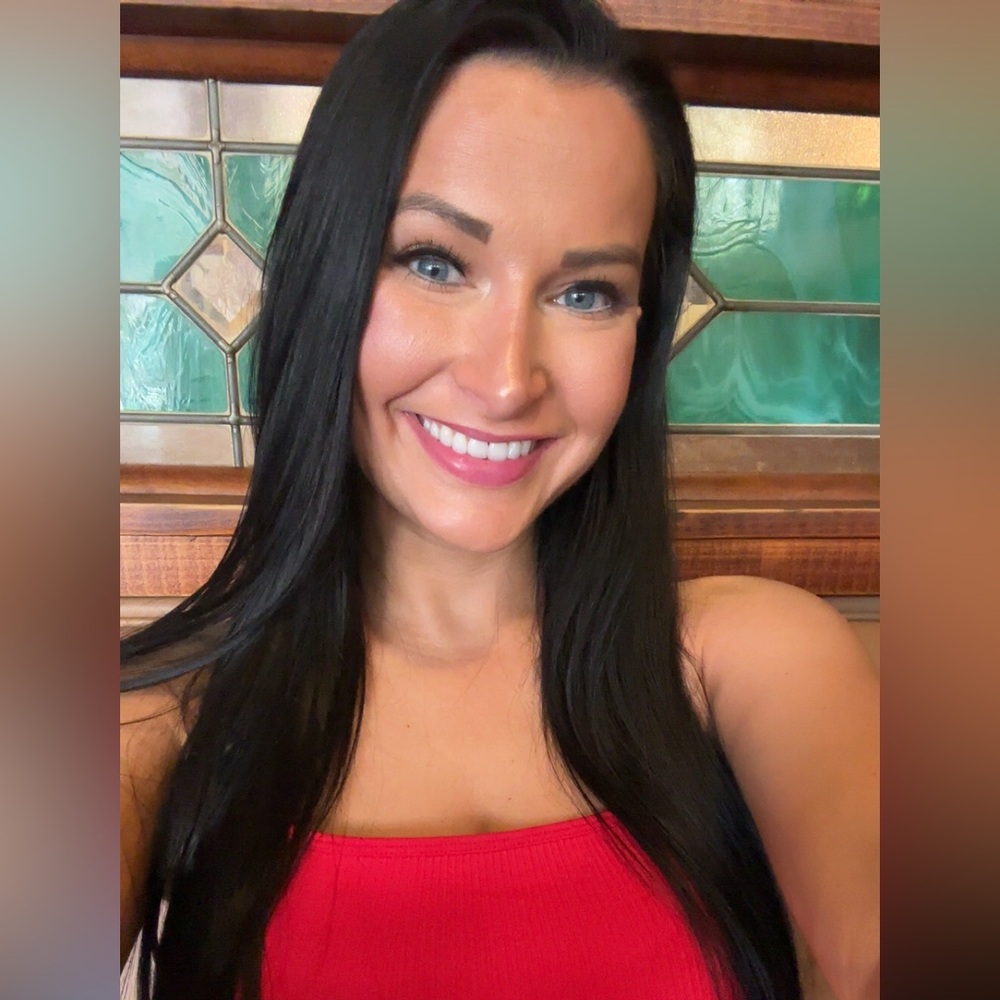 Meet your Posher, Olivia